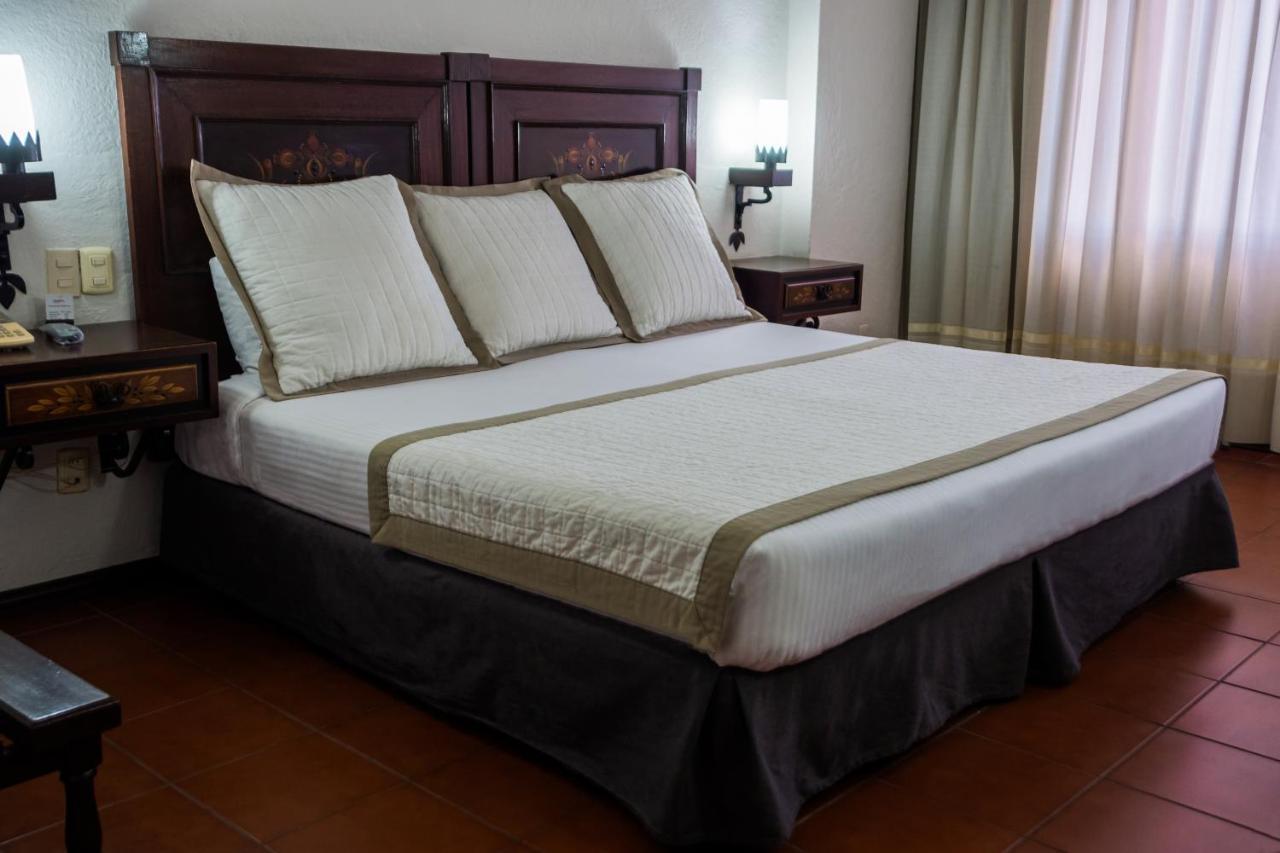 Hotel Fenix Γκουανταλαχάρα Εξωτερικό φωτογραφία