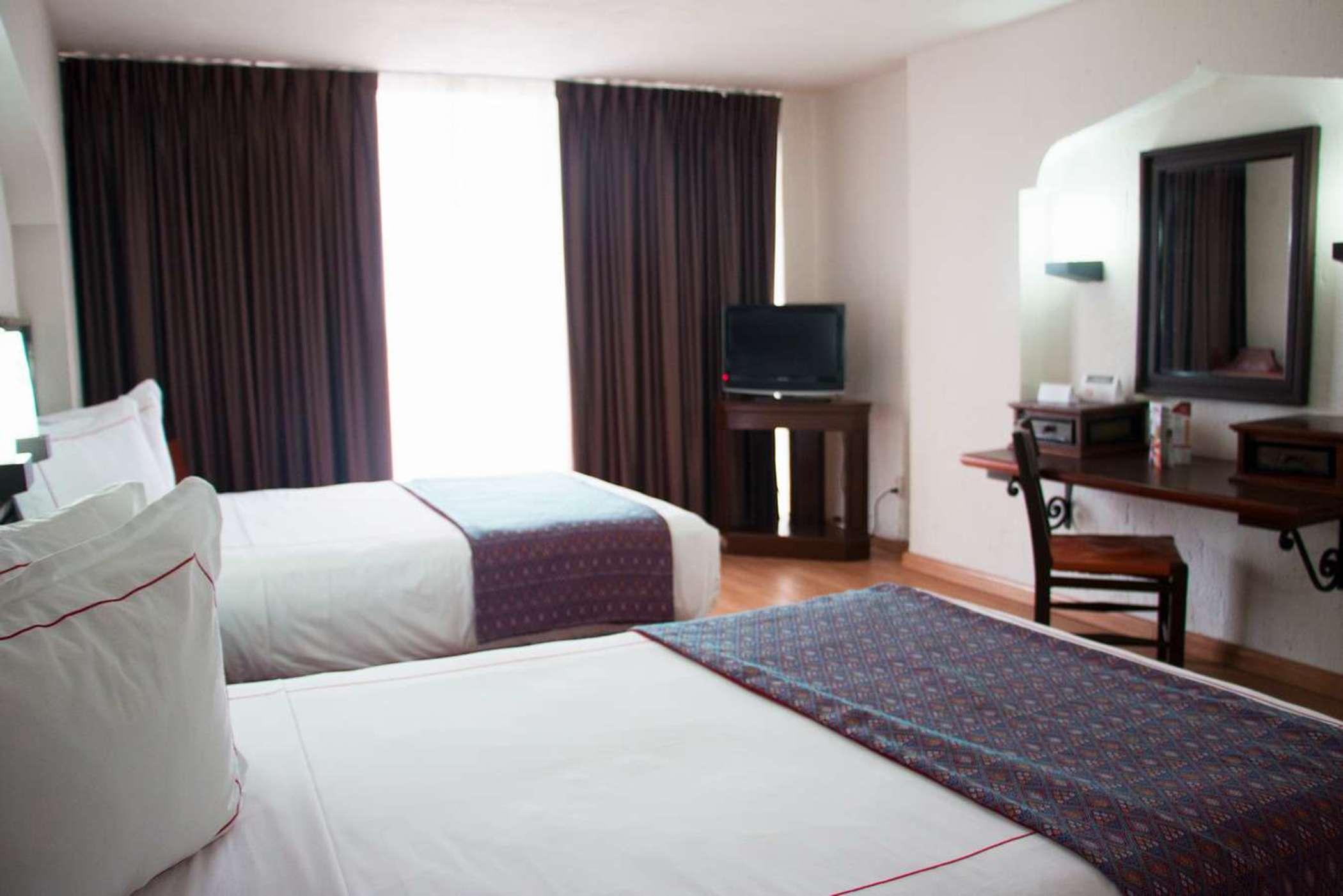 Hotel Fenix Γκουανταλαχάρα Εξωτερικό φωτογραφία