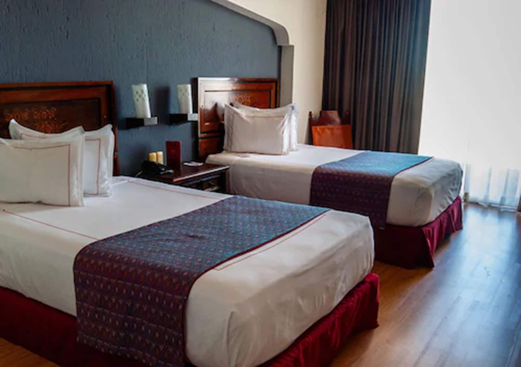 Hotel Fenix Γκουανταλαχάρα Εξωτερικό φωτογραφία