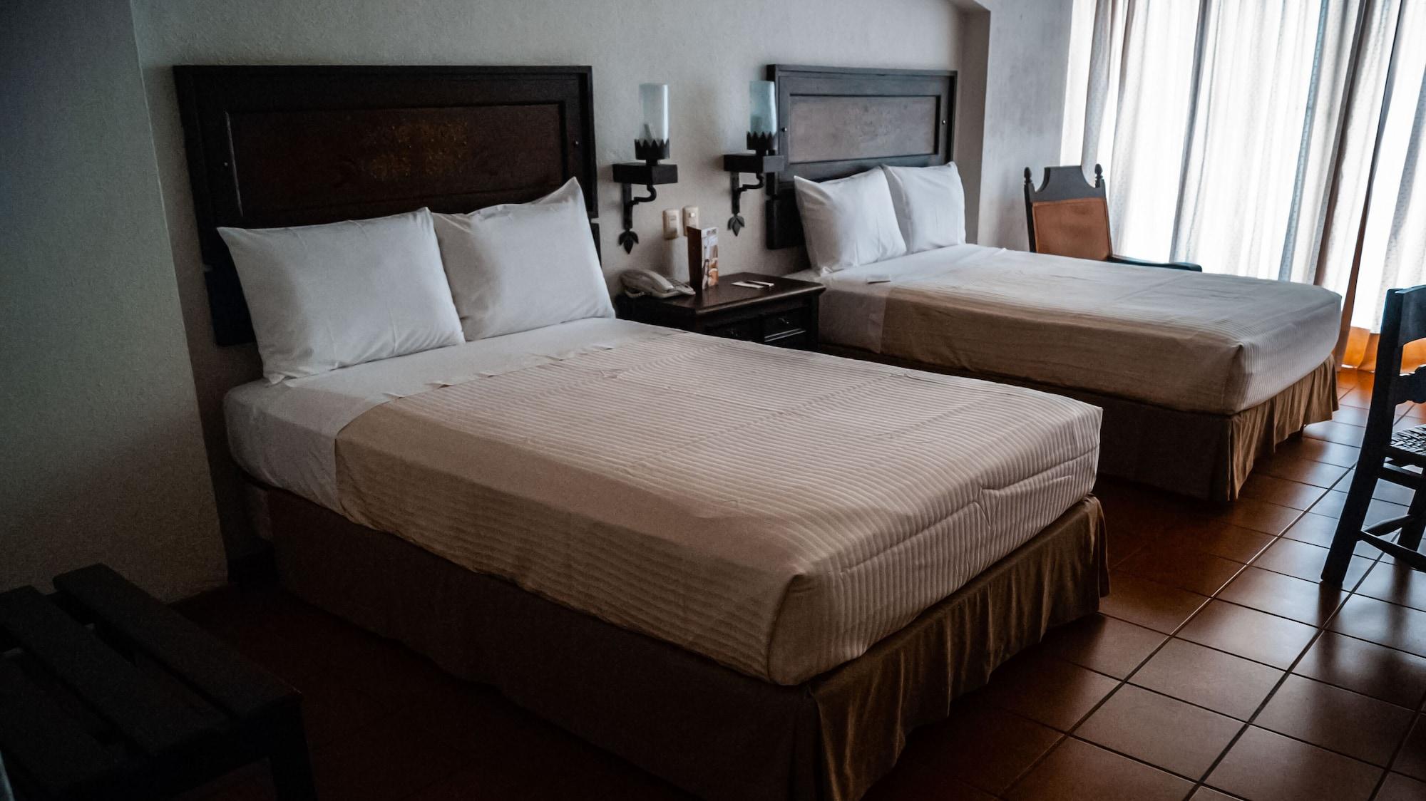 Hotel Fenix Γκουανταλαχάρα Εξωτερικό φωτογραφία