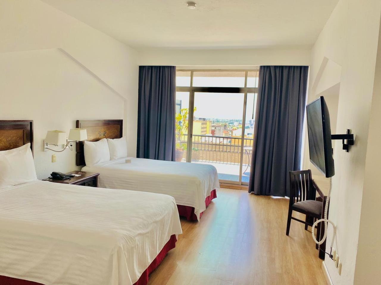Hotel Fenix Γκουανταλαχάρα Εξωτερικό φωτογραφία
